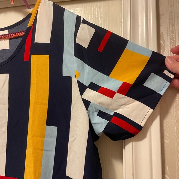 Multicoloured Dress. Nice lightweight fabric - Picture 3 of 3